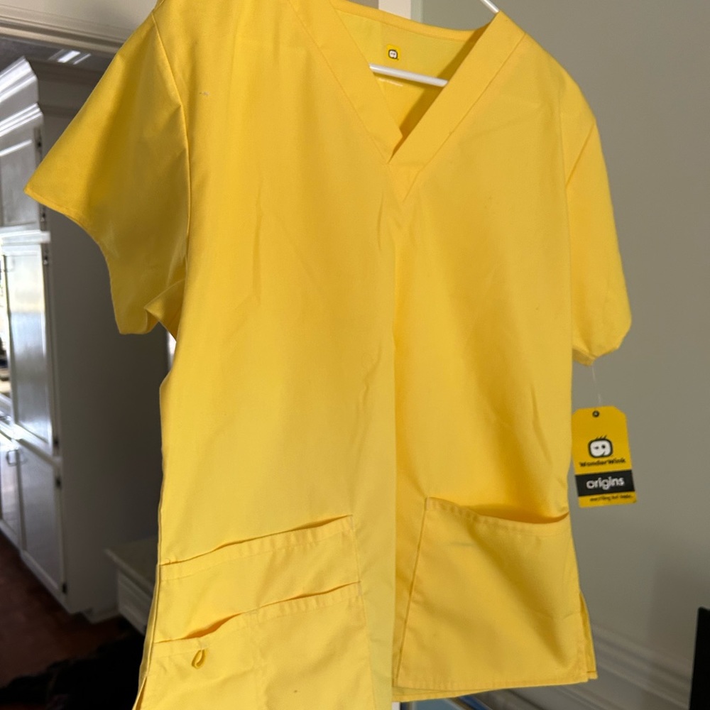 WonderWink yellow scrub top